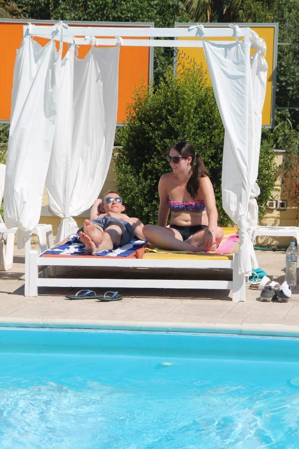 Kavos Central Hotel *